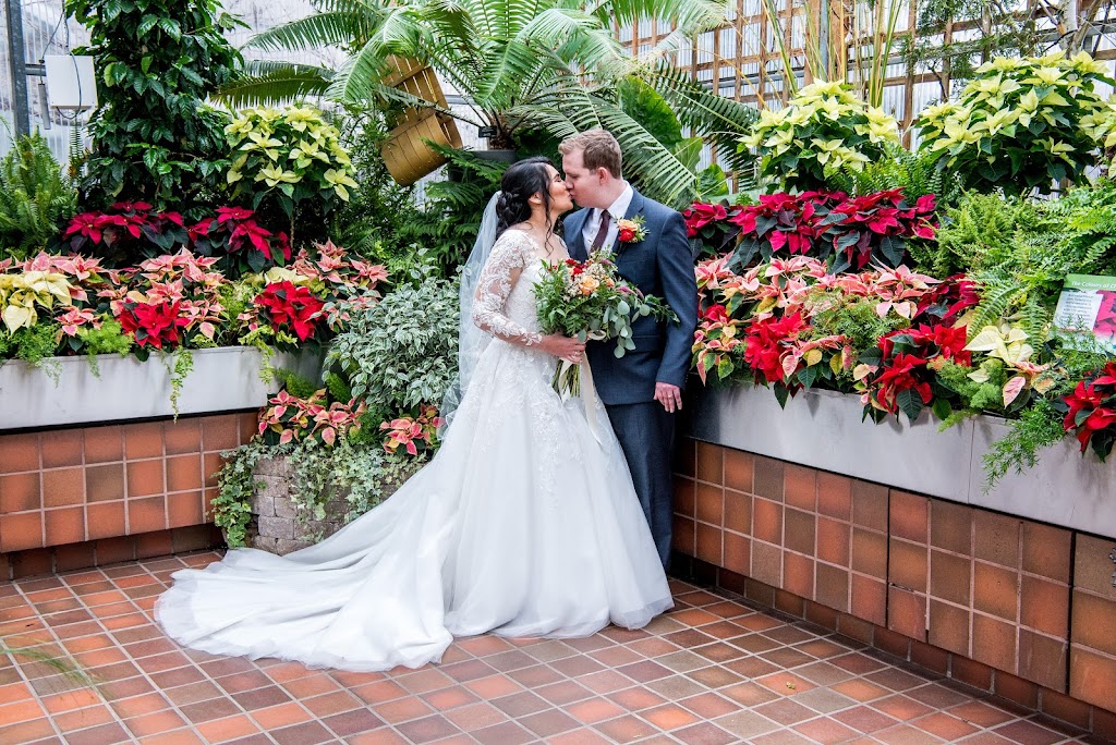 Captured Memories Productions 4100 BIANCA FOREST DRIVE | 4100 Bianca Forest Dr, Burlington, ON L7M 4L2, Canada | Phone: (905) 912-2239