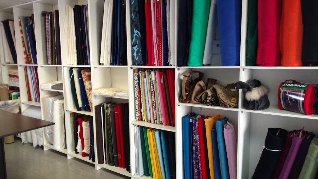 Couture Mariemo | 70 Rue Saint François, Sainte-Madeleine, QC J0H 1S0, Canada | Phone: (450) 355-0083