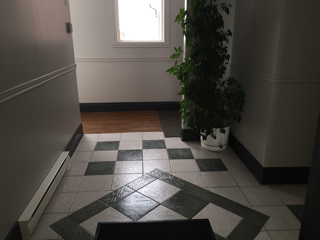Les Cours Salaberry ( LOFTS et ENTREPOTS A LOUER ) | 141 Rue de Salaberry #100, Saint-Jean-sur-Richelieu, QC J3B 6R2, Canada | Phone: (514) 947-0946