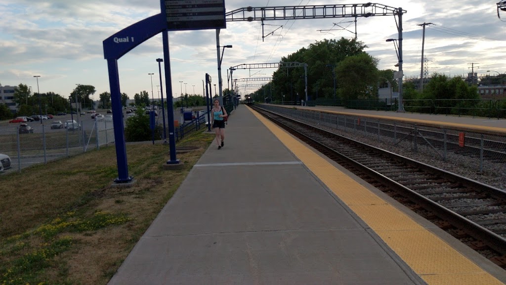 Stationnement incitatif EXO - Gare Bois-Franc | 5465 Boul Henri-Bourassa O, Saint-Laurent, QC H4R 1B7, Canada | Phone: (438) 832-9919