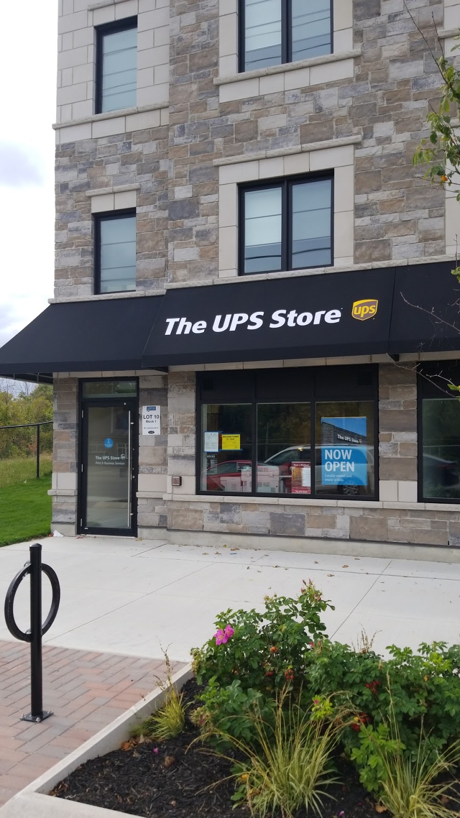 The UPS Store # 529 | 551 Lakeshore Rd E Unit 10, Mississauga, ON L5G 1H0, Canada | Phone: (905) 891-7500