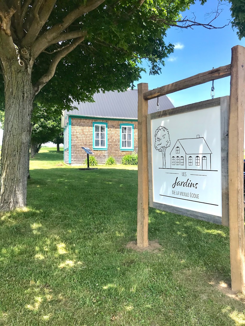 Les Jardins de la Vieille École | 3484 Rang Nord-Est, Saint-Charles-de-Bellechasse, QC G0R 2T0, Canada | Phone: (418) 809-3654