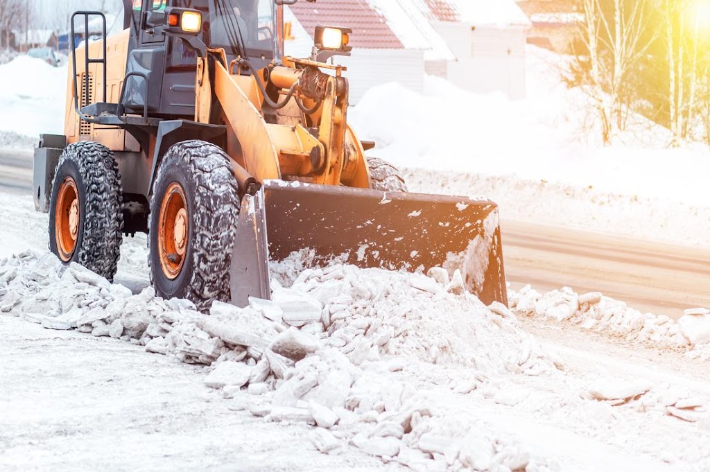 Brantford Snow Removal | 320 Cockshutt Rd Ground Floor, Brantford, ON N3T 0N3, Canada | Phone: (519) 755-5677