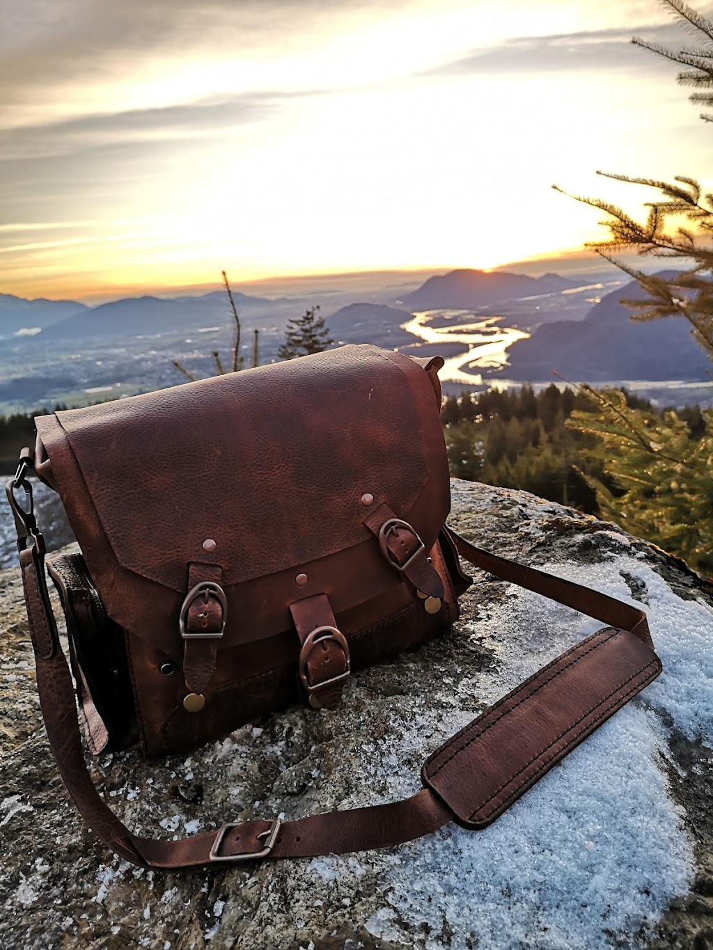 The Gentlemans Banner | 45346 Creekside Dr, Chilliwack, BC V2P 7K6, Canada | Phone: (604) 703-3596