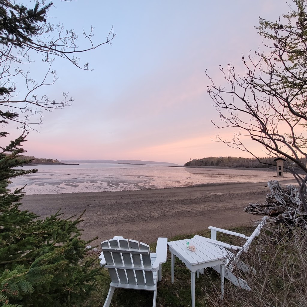 Butterfly Beach House Bed & Breakfast | 230 Old Trunk 1, Deep Brook, NS B0S 1J0, Canada | Phone: (902) 526-2234