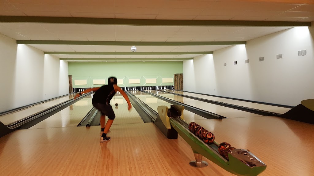 Miracle Lanes | 2375 Bevan Ave, Sidney, BC V8L 4M9, Canada | Phone: (250) 656-2431