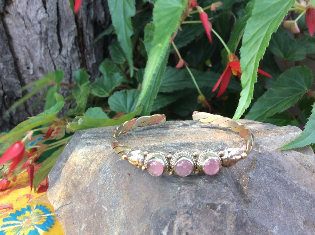 Boutique du Tibet à Montréal (Mercier-Hochelaga) | 2469 Rue Arcand, Montréal, QC H1N 3C2, Canada | Phone: (514) 433-0813