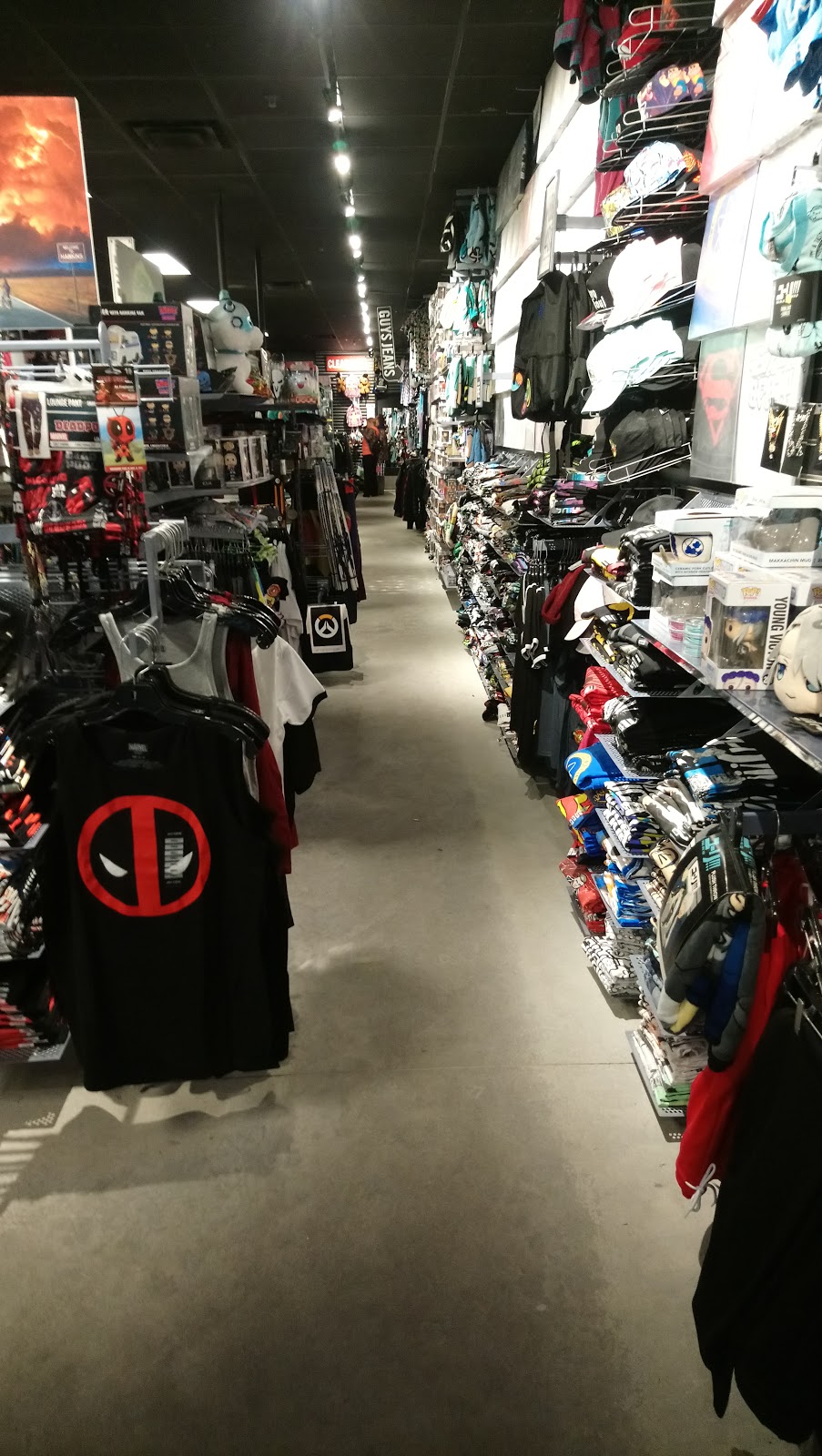Hot Topic | 8555 Campeau Dr #735, Kanata, ON K2T 1B7, Canada | Phone: (613) 435-6971
