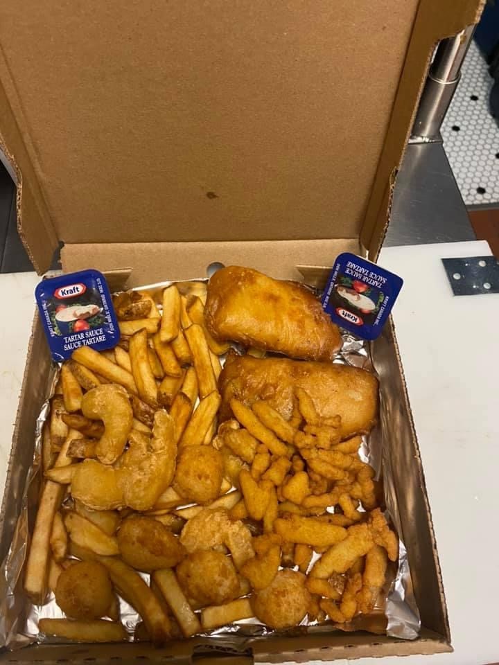 Leos pizza Bedford | 1746 Bedford Hwy, Bedford, NS B4A 1G2, Canada | Phone: (902) 420-2333