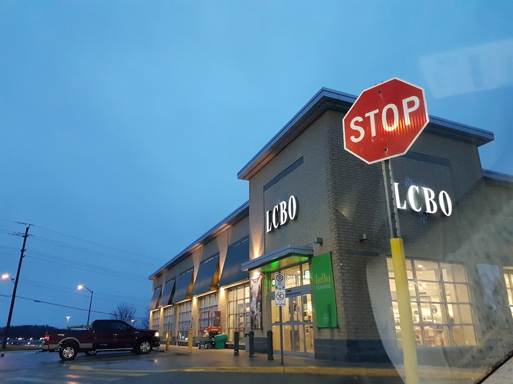 LCBO | County Fair Plaza, 293 Coldwater Rd W, Orillia, ON L3V 3M1, Canada | Phone: (705) 325-9413