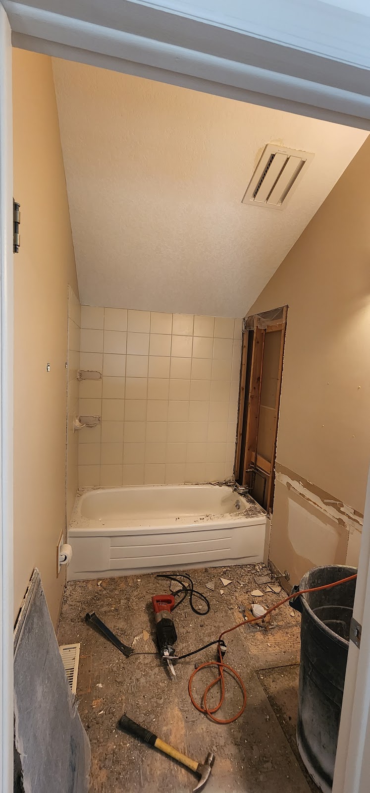 BeesBuild Ltd | 215 Schooner Close NW, Calgary, AB T3L 1Y7, Canada | Phone: (587) 969-9643