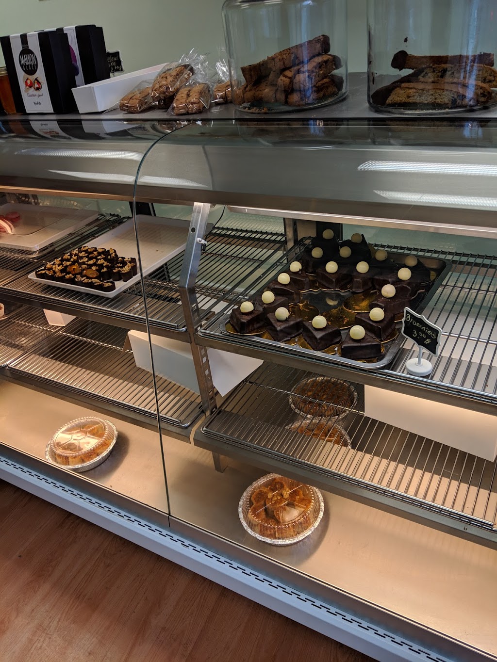 European Patisserie | 5072 Dundas St W, Etobicoke, ON M9A 1B9, Canada | Phone: (416) 783-9377