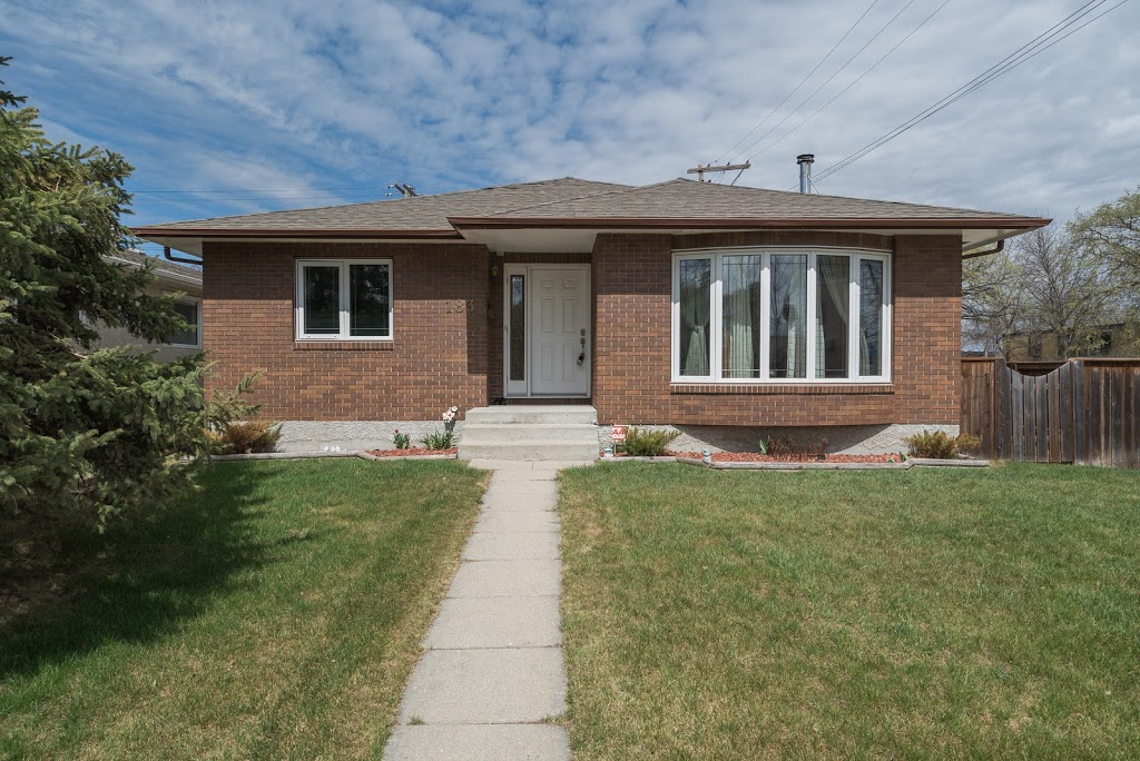 Winnipeg Real Estate agent | 633 Stafford St, Winnipeg, MB R3M 2X6, Canada | Phone: (204) 918-0346