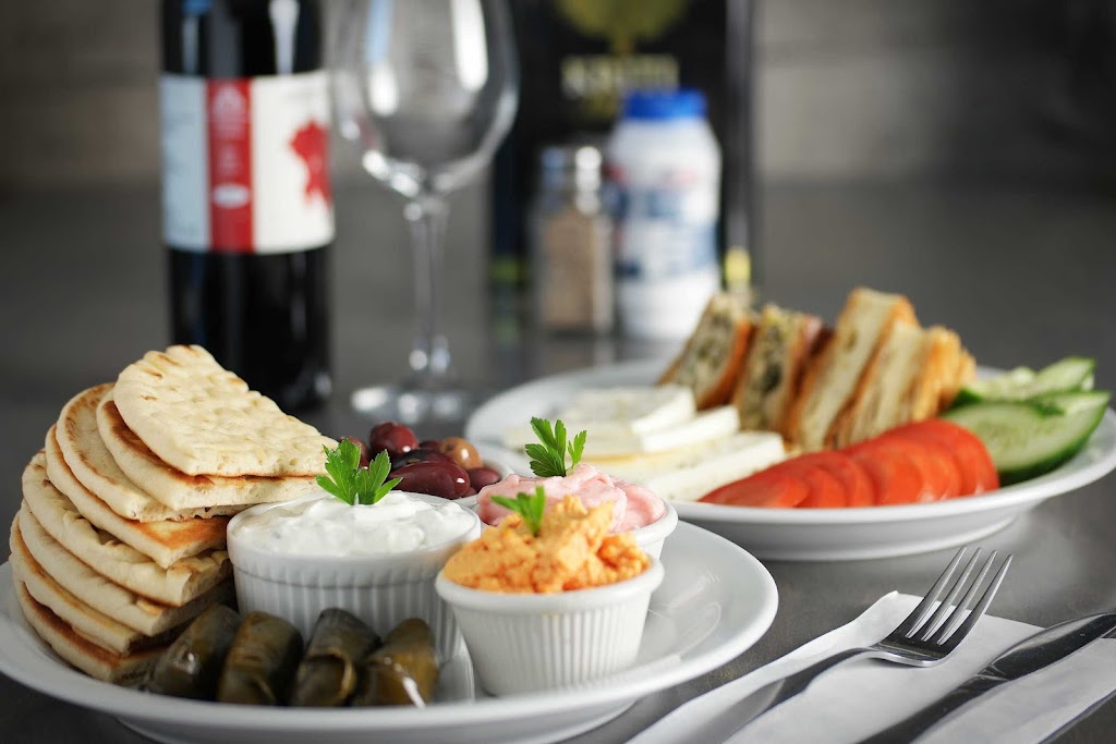 Souvlaki Authentique Les Coteaux | 131 QC-338, Les Coteaux, QC J7X 1A2, Canada | Phone: (450) 217-1717