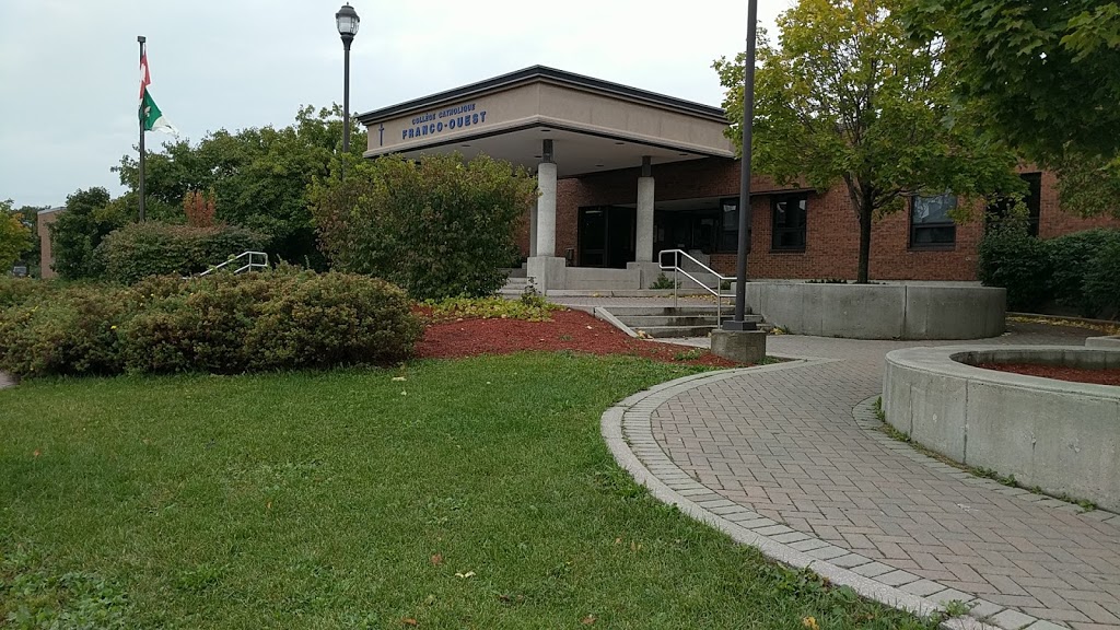 Collège catholique Franco-Ouest | 411 Seyton Dr, Nepean, ON K2H 8X1, Canada | Phone: (613) 820-2920