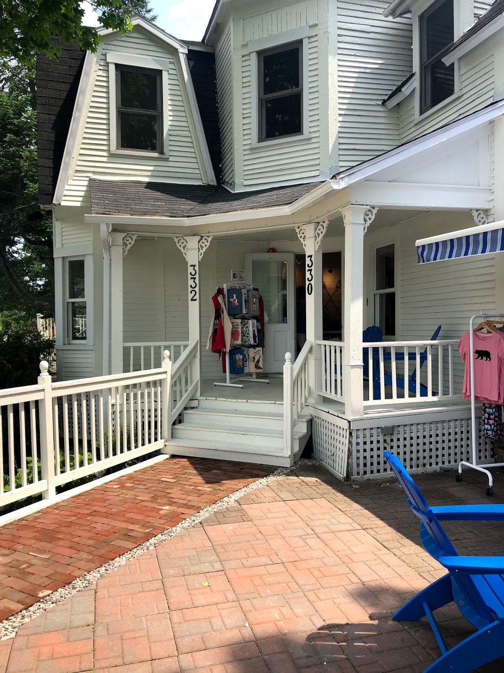 Hatley Boutique North Hatley | 332 Chemin de la Rivière, North Hatley, QC J0B 2C0, Canada | Phone: (819) 416-0886