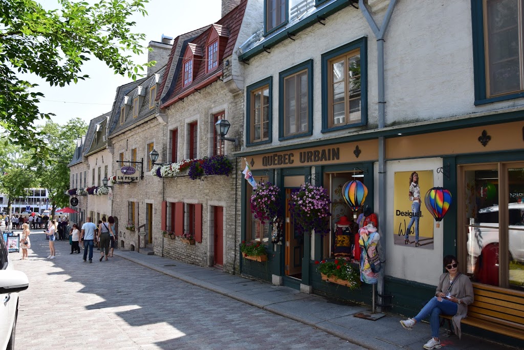 Place Champlain | 25 Rue du Marché-Champlain, Québec, QC G1K 4H2, Canada | Phone: (418) 692-4242