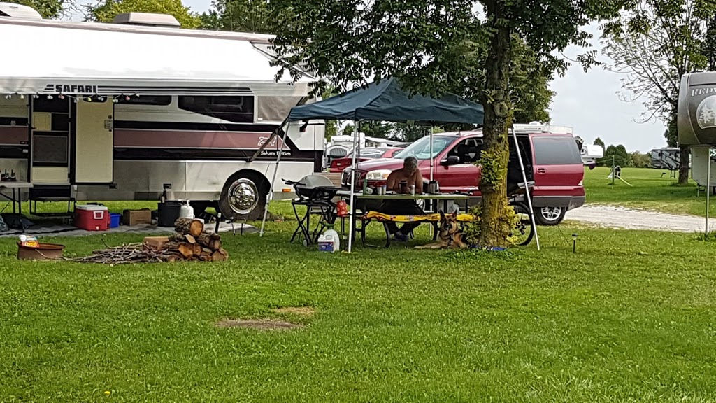 Mooretown Campground | 1094 Emily St, Mooretown, ON N0N 1M0, Canada | Phone: (519) 867-2951