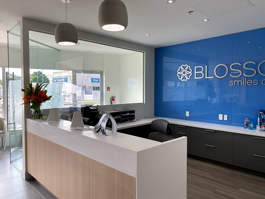 Blossom Smiles Dental | 3235 Fairview St unit 4, Burlington, ON L7N 3L1, Canada | Phone: (289) 812-8278