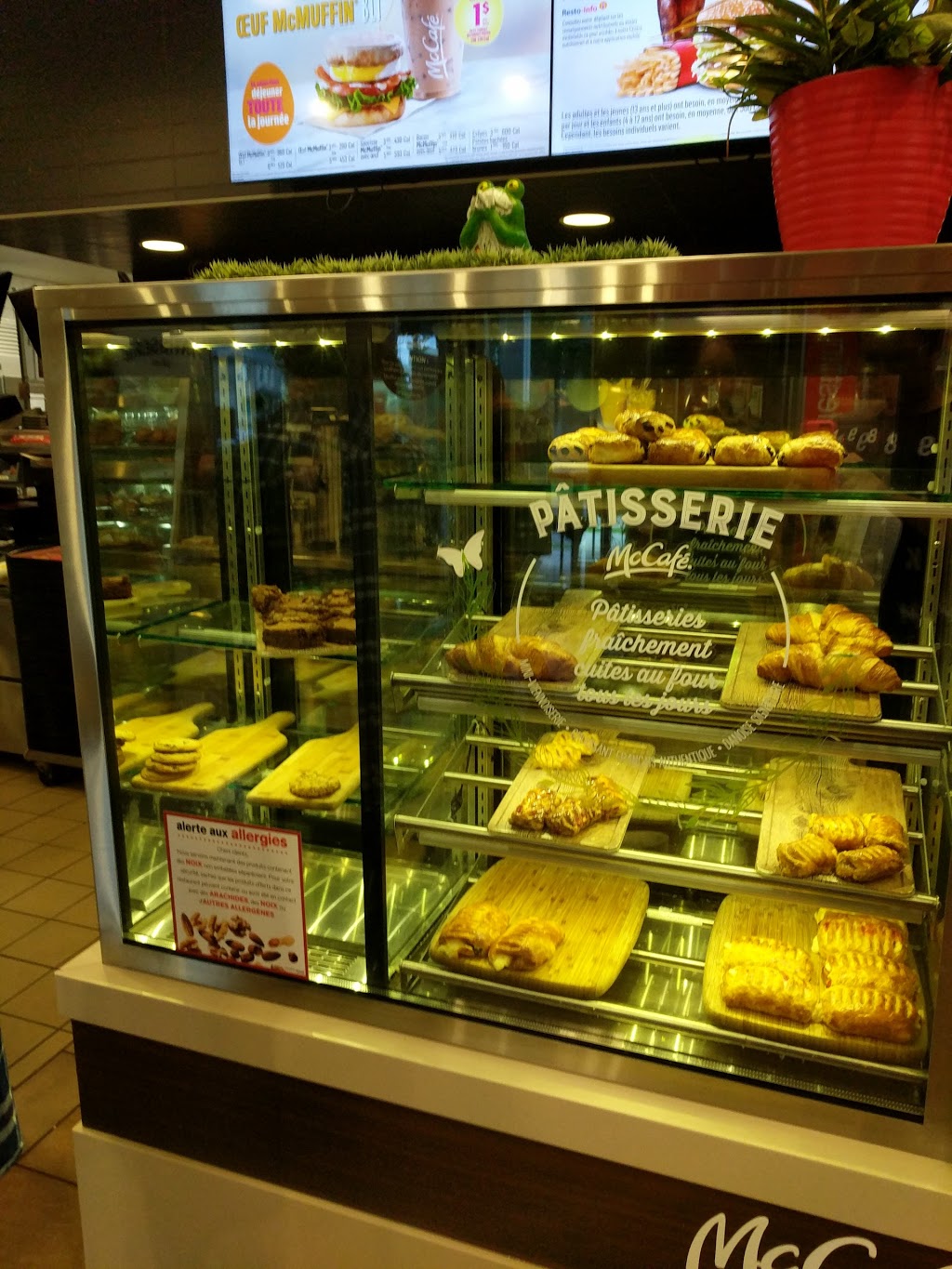 McDonalds | 661 Boul. Du Séminaire, Saint-Jean-sur-Richelieu, QC J3B 5M2, Canada | Phone: (450) 348-4664