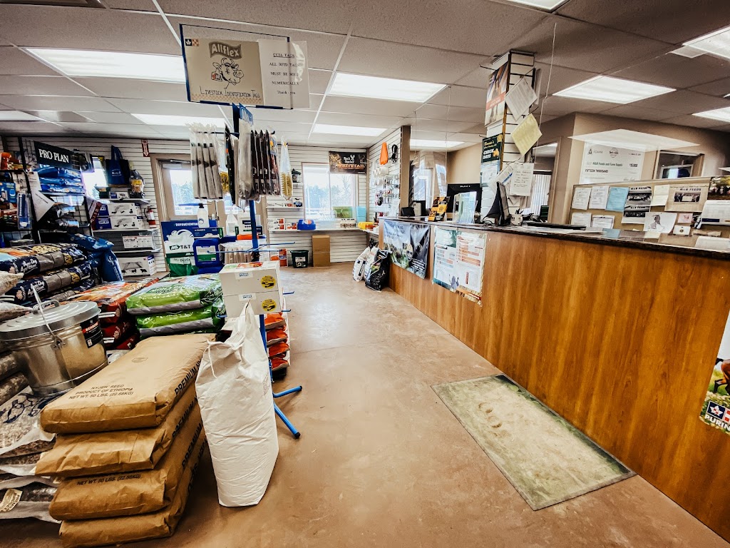 M & R Feeds & Farm Supply | 2768 Micksburg Rd, Pembroke, ON K8A 6W4, Canada | Phone: (613) 735-3689