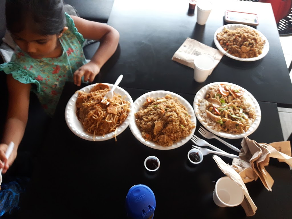 Thai Express | 104 Country Village Rd NE, Calgary, AB T3K 2K9, Canada | Phone: (587) 755-1276