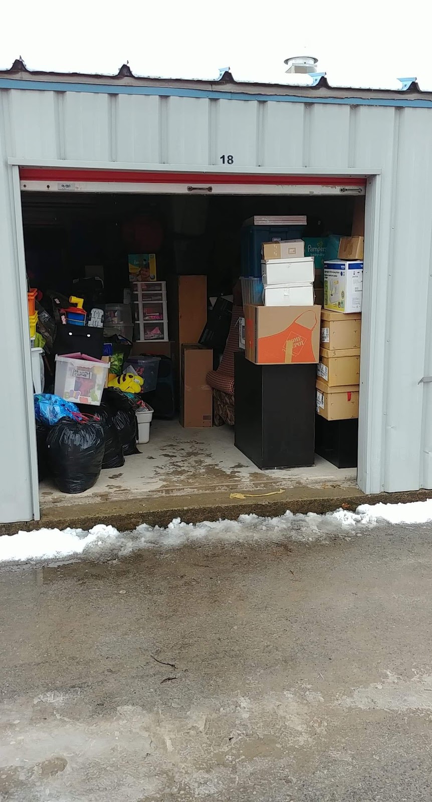 Vaultra Self-Storage - Lundys Treasure Chest | 6550 Oakwood Dr, Niagara Falls, ON L2G 0H9, Canada | Phone: (905) 356-6500