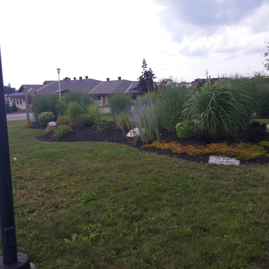 Hospice Renfrew Inc | 459 Albert St, Renfrew, ON K7V 1V8, Canada | Phone: (613) 433-3993