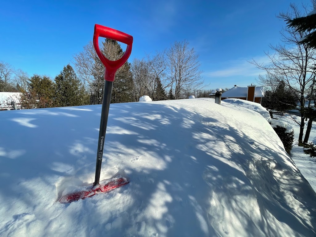 Déneigement de toiture | 80 Rue des Peupliers, Pont-Rouge, QC G3H 0L9, Canada | Phone: (581) 309-2331