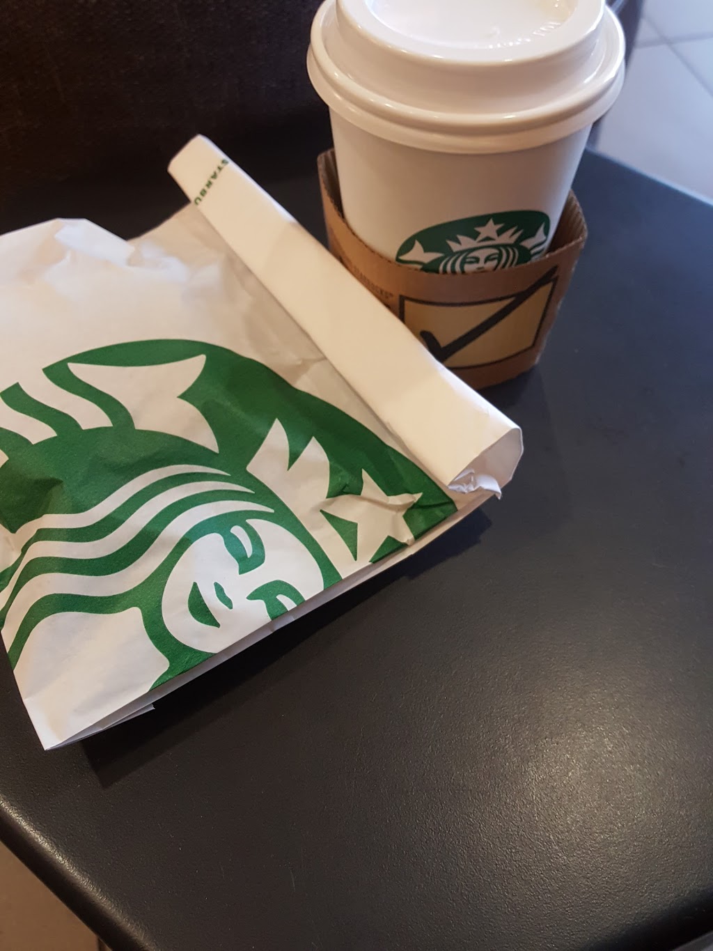 Starbucks | 3957 Lakeshore Road, 101 Lakeshore Plaza, Kelowna, BC V1W 1V3, Canada | Phone: (250) 764-2243