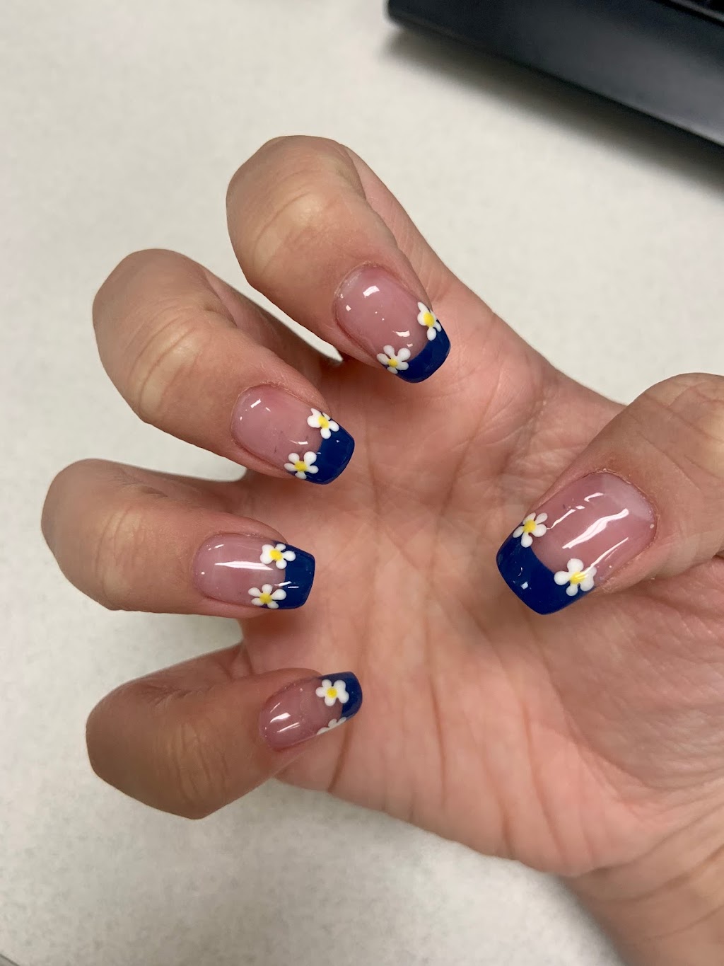 Happy Choice Nails & Spa | 11877 Sarcee Trail NW #330, Calgary, AB T3R 1W5, Canada | Phone: (403) 275-9897