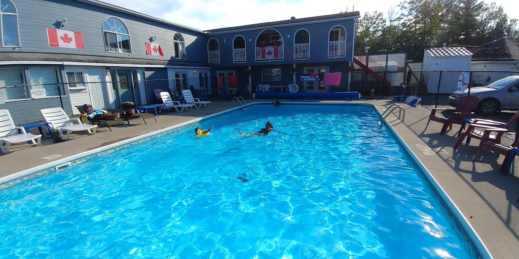 Kingsbridge Inn | 268 Main St, Wasaga Beach, ON L9Z 2N6, Canada | Phone: (705) 429-6364
