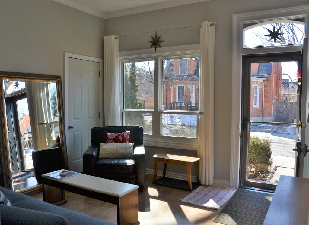 Private 2 Bedroom Bed & Breakfast | Kirkendall North, Hamilton, ON L8P 1M7, Canada