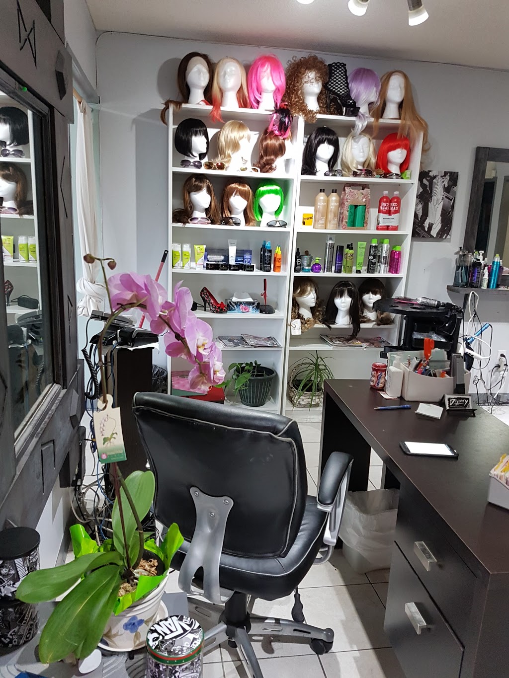 Divinity Salon By DevaDave | 2404 Edmonton Trail, Calgary, AB T2E 3M8, Canada | Phone: (403) 978-8816