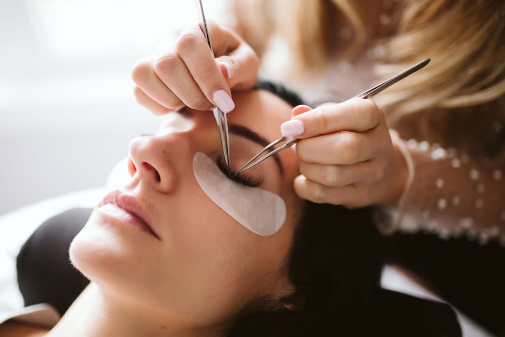 Lashes by Kayla Lauren- Lash Extensions | 142 Inverness Way, Bradford, ON L3Z 2A6, Canada | Phone: (905) 699-1453