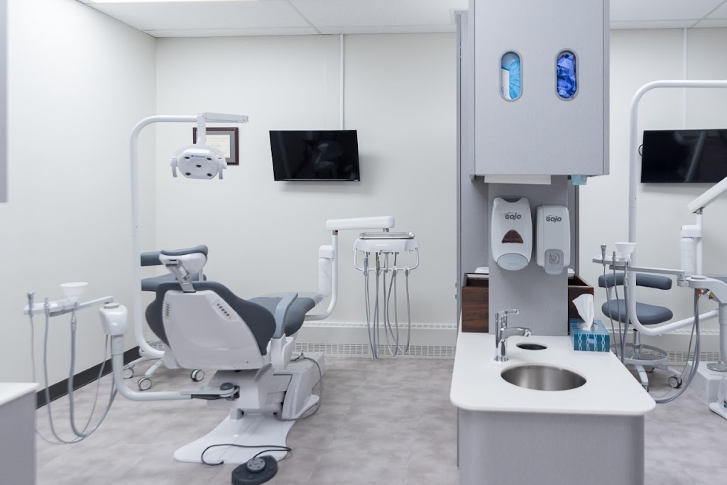 Dentistry @ Bank Street Professional Centre | 1355 Bank St Suite 108, Ottawa, ON K1H 8K7, Canada | Phone: (613) 695-2533