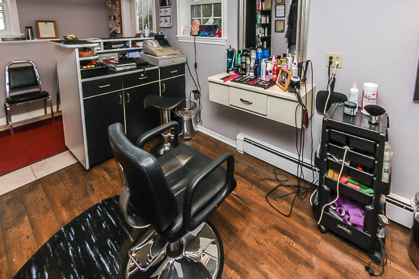 Finishing Touch Family Hair Design | 2489 St Margarets Bay Rd, Timberlea, NS B3T 1H1, Canada | Phone: (902) 876-0088