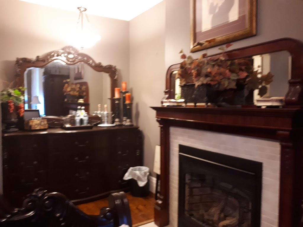 Bacchus House | 142 Hume St, Collingwood, ON L9Y 1V5, Canada | Phone: (705) 443-8995