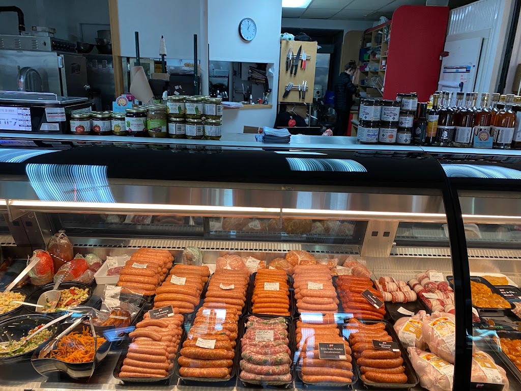 Boucherie du Centre Ville | 405 Rue Jean-Rioux, Trois-Pistoles, QC G0L 4K0, Canada | Phone: (418) 851-3724