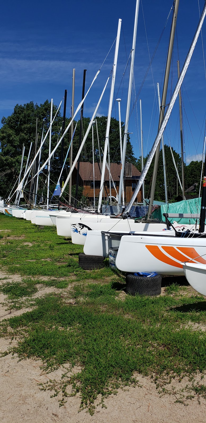 Club Nautique de Voile Sansoucy | 150 27e Avenue, Pointe-Calumet, QC J0N 1G1, Canada | Phone: (450) 472-8042