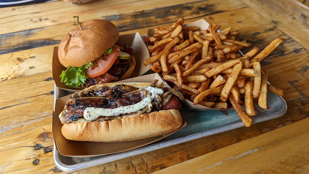 Shack Attakk Mont-Saint-Hilaire | 535 Bd Sir-Wilfrid-Laurier, Mont-Saint-Hilaire, QC J3H 4X7, Canada | Phone: (450) 339-3903