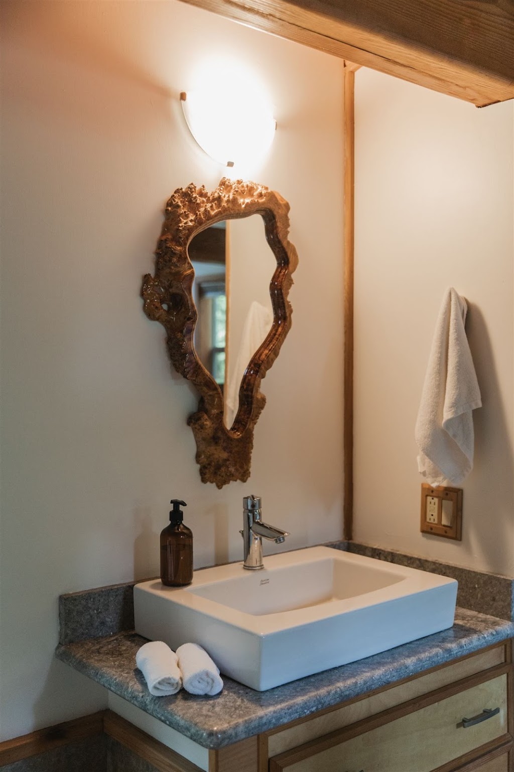 The Savary Island Resort | 1721 Vancouver Boulevard, Savary Island, BC V0N 2G0, Canada | Phone: (778) 840-9090