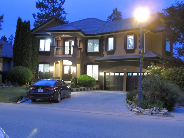 SUMMER EXPRESS B+B | 3074 Quail Run Dr, Kelowna, BC V1V 1Z7, Canada | Phone: (250) 899-8658