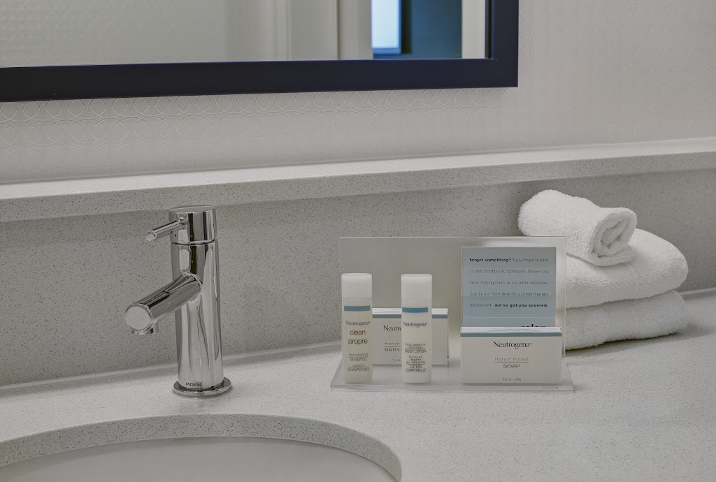 Hampton Inn by Hilton Peterborough | 1400 Crawford Dr, Peterborough, ON K9J 6X6, Canada | Phone: (705) 270-6280