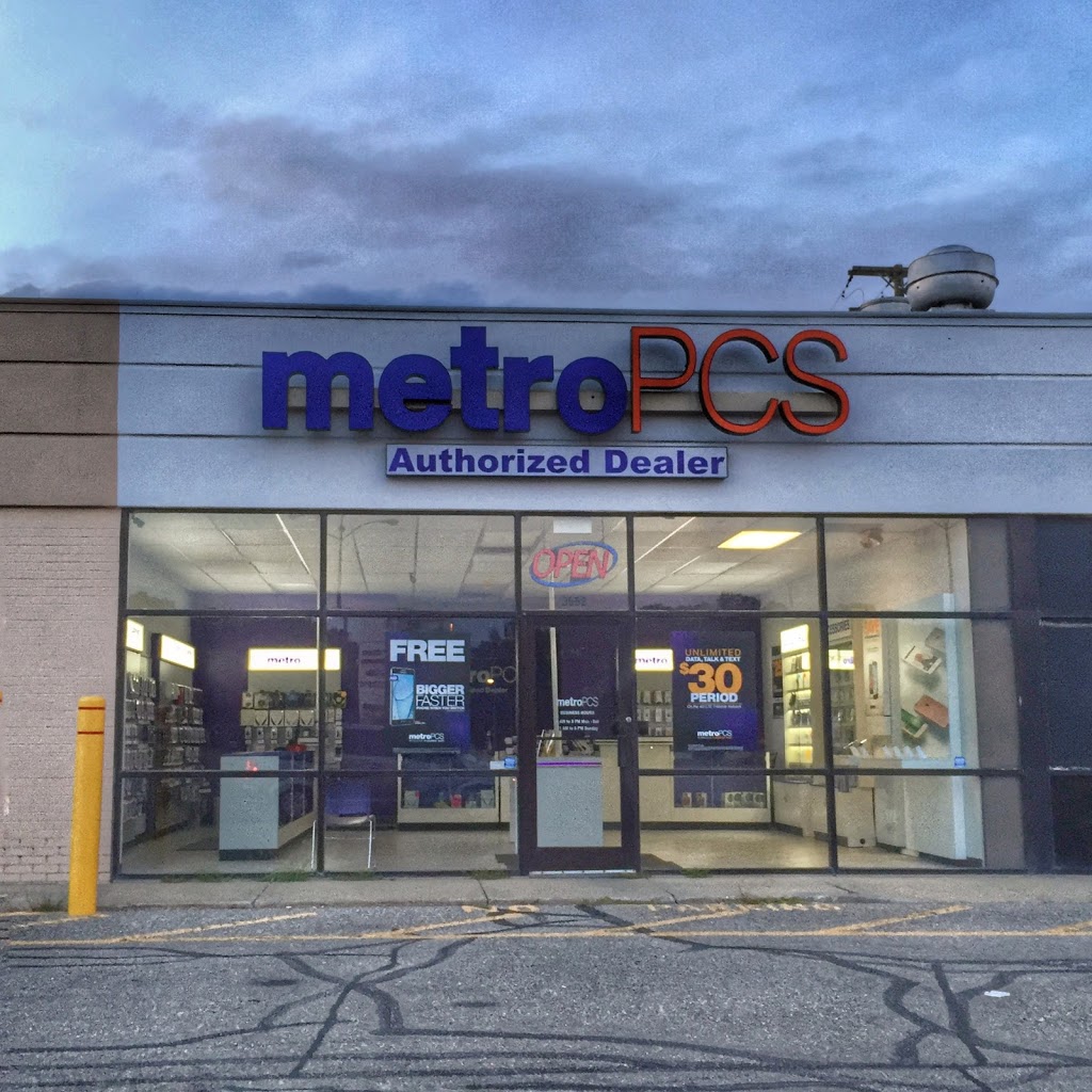 Metro by T-Mobile | 3552 Pine Grove Ave, Port Huron, MI 48060, USA | Phone: (810) 824-3487