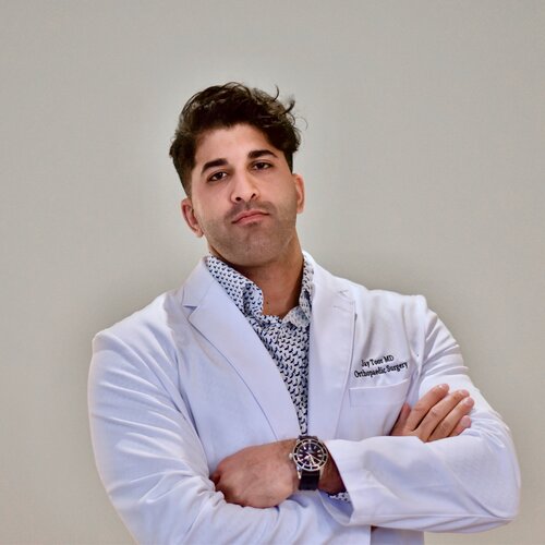 Jay Toor | 1900 Dundas St W, Mississauga, ON L5K 1P9, Canada | Phone: (416) 918-9519