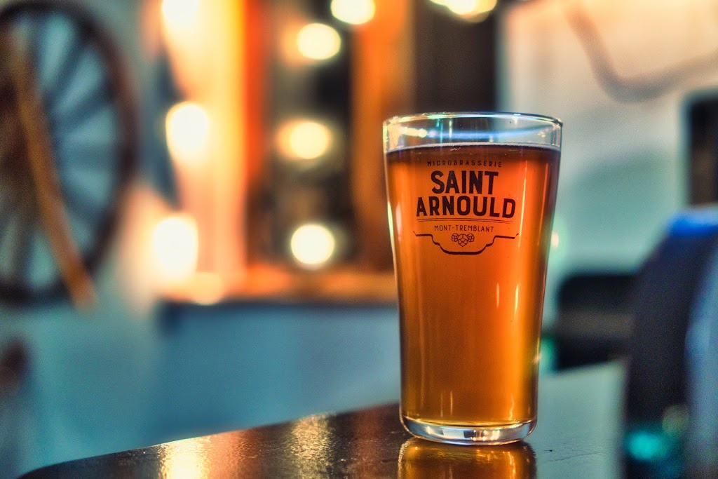 Le Bar Manitonga | 2213 Chem. du Village, Mont-Tremblant, QC J8E 1K4, Canada | Phone: (819) 425-6008