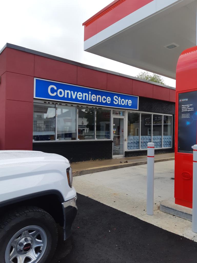 Esso Gas Station | 9 Raglan St S, Renfrew, ON K7V 1P8, Canada | Phone: (613) 433-8998