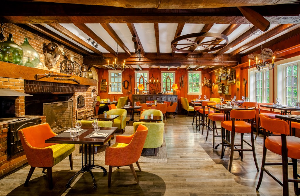 Le Tap Room | 575 Rue Hovey, North Hatley, QC J0B 2C0, Canada | Phone: (819) 842-2421