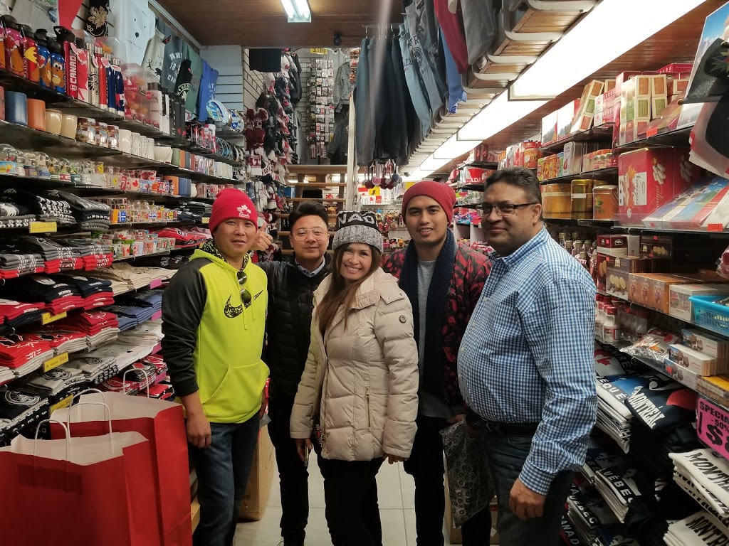 Souvenir du Québec | 344 Rue Notre-Dame Est, Montréal, QC H2Y 1C7, Canada | Phone: (514) 895-0746